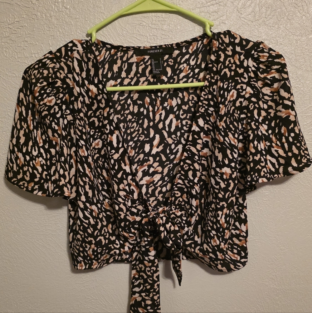 Forever 21 Black and Tan Patterned Tie-Front Blouse